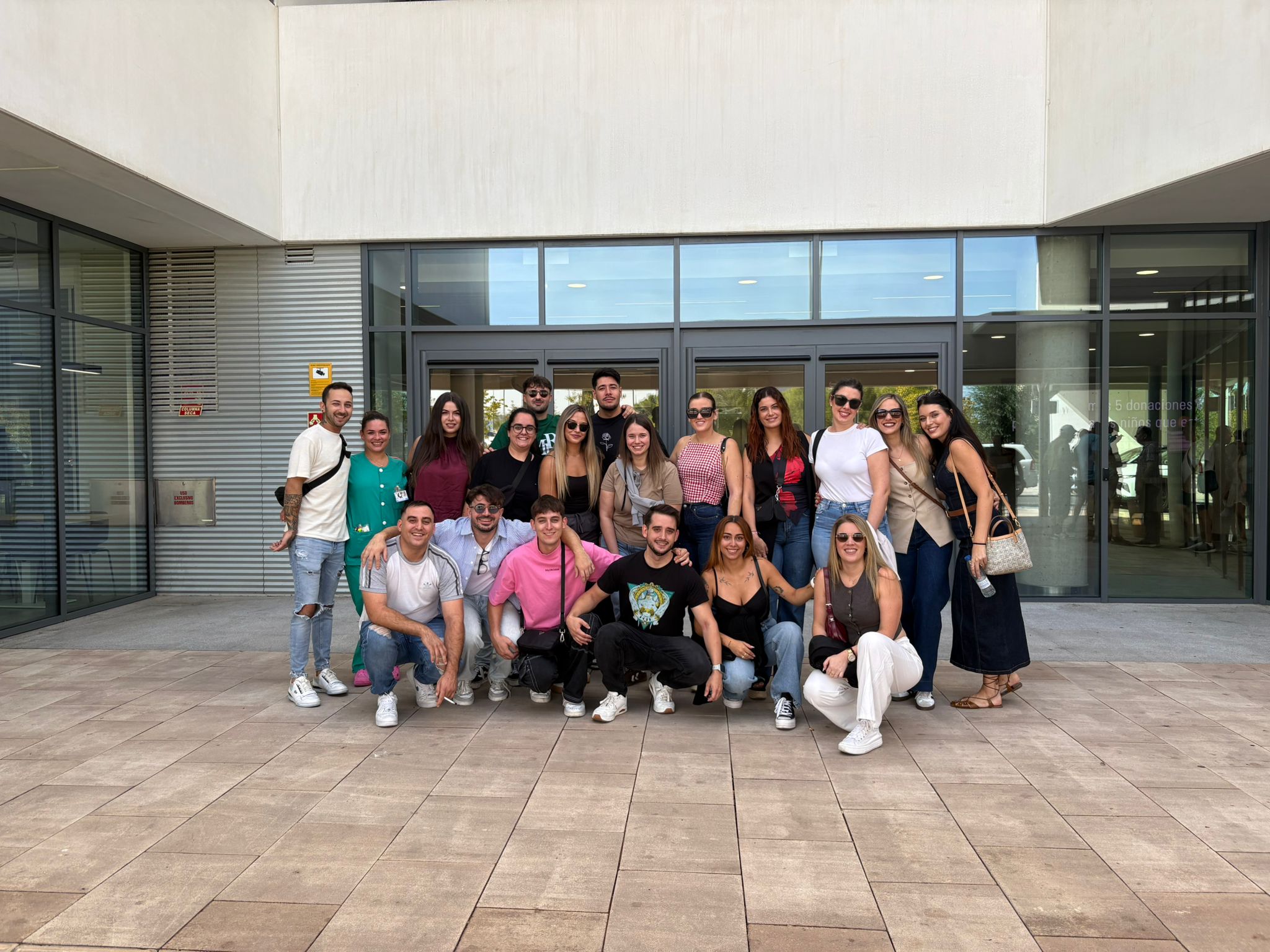 Foto de grupo de Super Bebientes